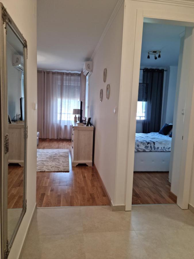 Apartman Anamarija Lägenhet Banja Luka Exteriör bild